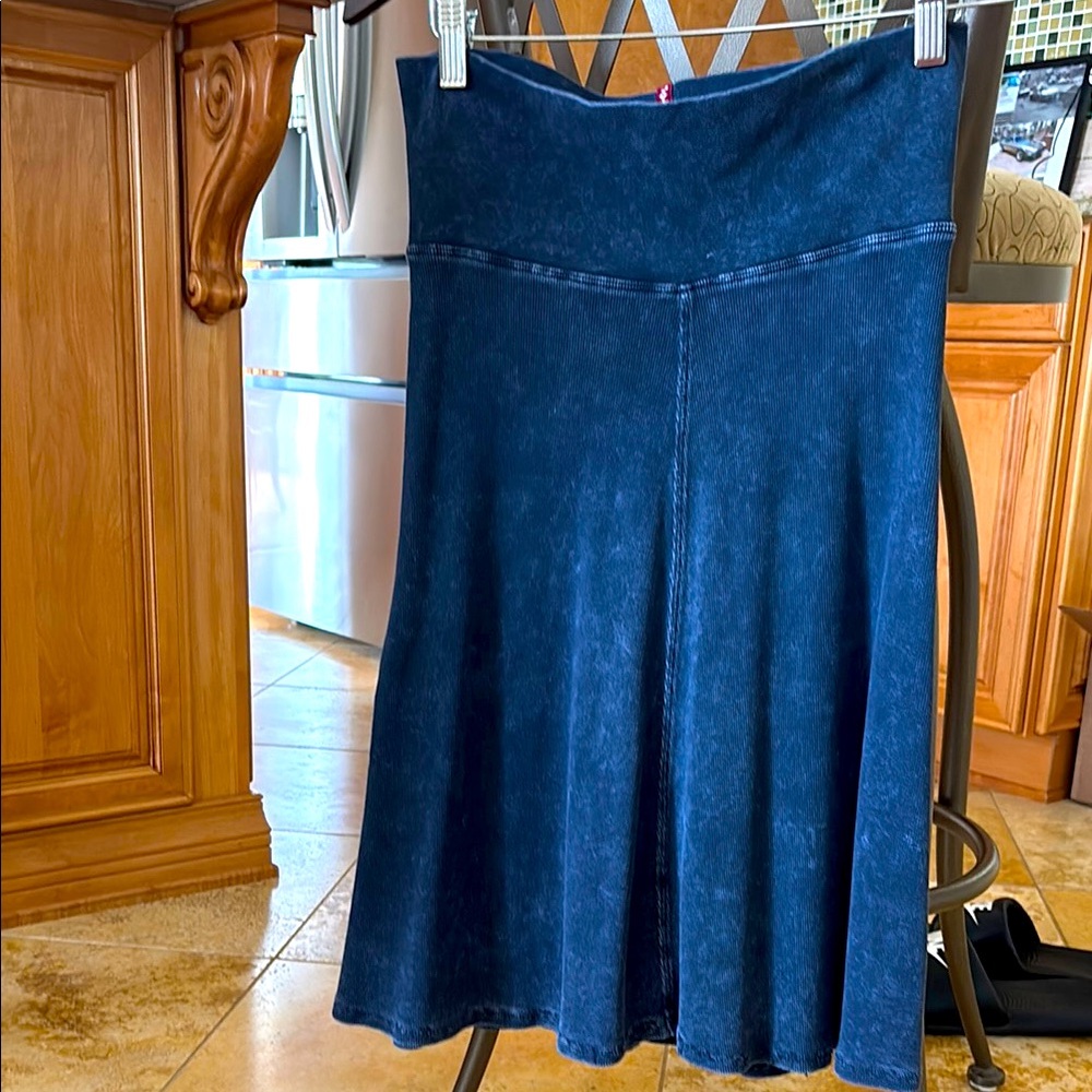 Women’s hard tail 24” A line 4 panel skirt with optional fold over waistband